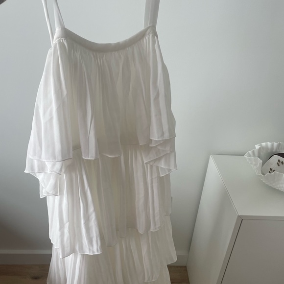 L’idee Woman Classique Gown - Picture 7 of 8